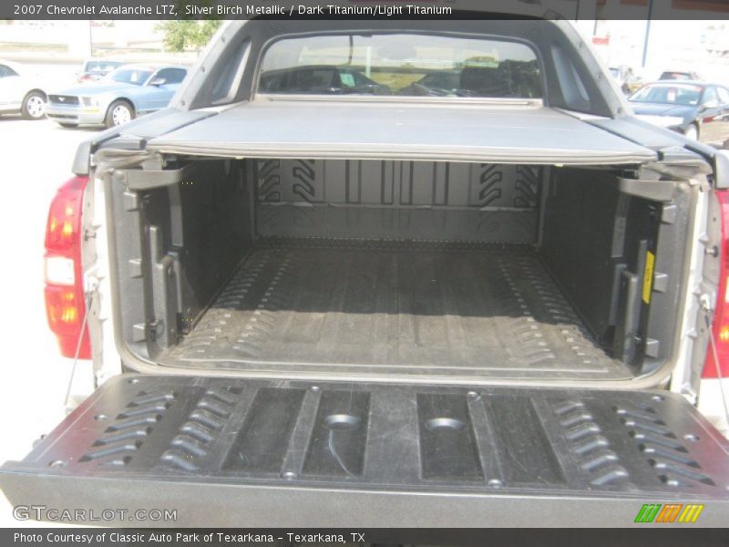 Silver Birch Metallic / Dark Titanium/Light Titanium 2007 Chevrolet Avalanche LTZ
