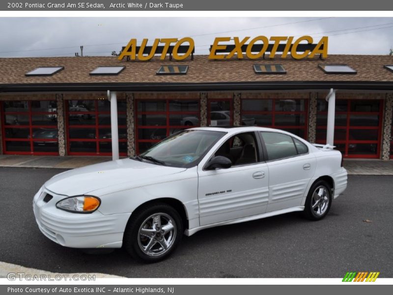 Arctic White / Dark Taupe 2002 Pontiac Grand Am SE Sedan