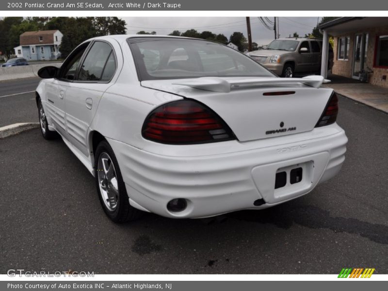 Arctic White / Dark Taupe 2002 Pontiac Grand Am SE Sedan