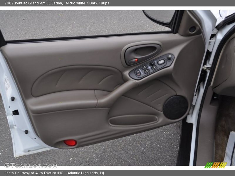 Door Panel of 2002 Grand Am SE Sedan