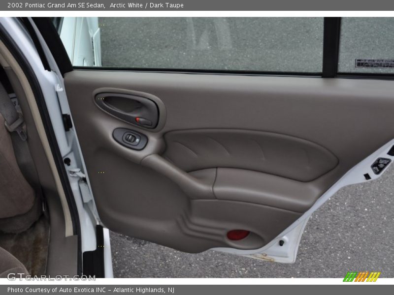 Door Panel of 2002 Grand Am SE Sedan