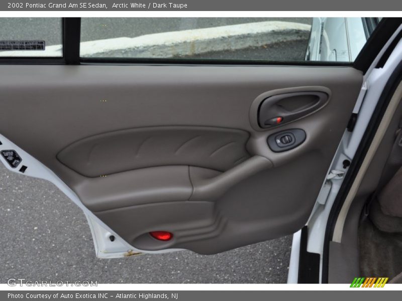 Door Panel of 2002 Grand Am SE Sedan