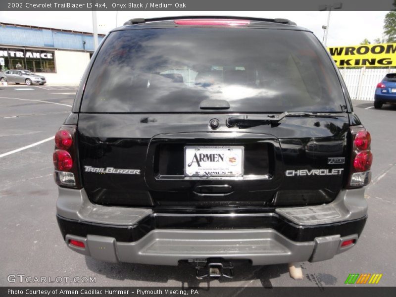 Onyx Black / Medium Oak 2002 Chevrolet TrailBlazer LS 4x4