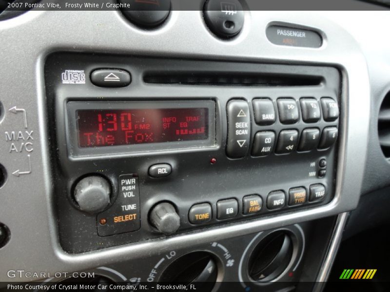 Frosty White / Graphite 2007 Pontiac Vibe