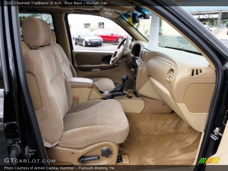 Onyx Black / Medium Oak 2002 Chevrolet TrailBlazer LS 4x4