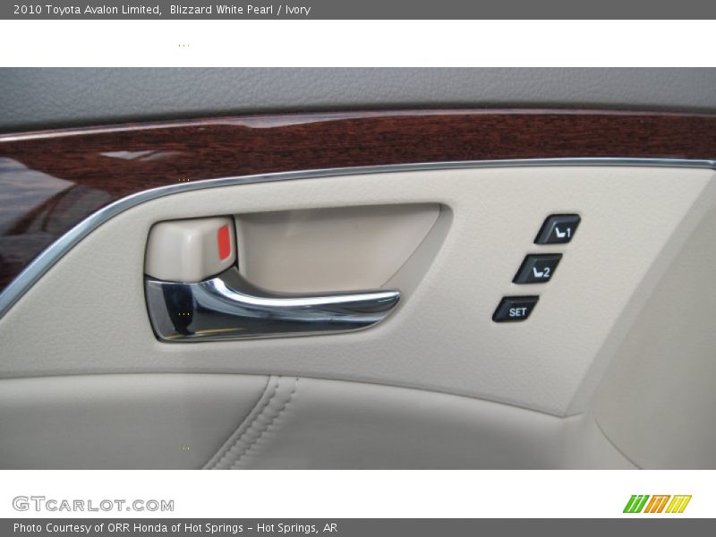 Blizzard White Pearl / Ivory 2010 Toyota Avalon Limited