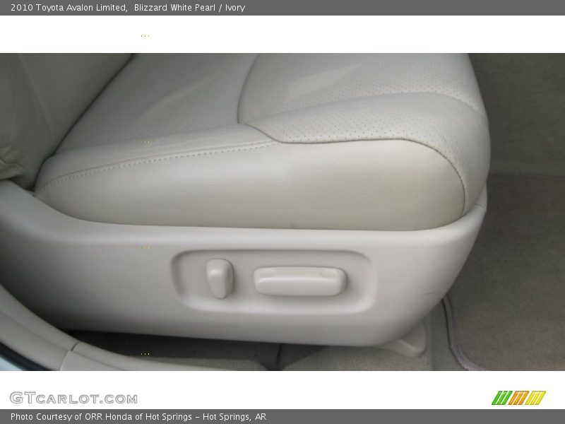 Blizzard White Pearl / Ivory 2010 Toyota Avalon Limited