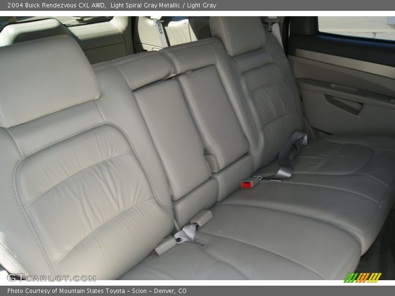 Light Spiral Gray Metallic / Light Gray 2004 Buick Rendezvous CXL AWD