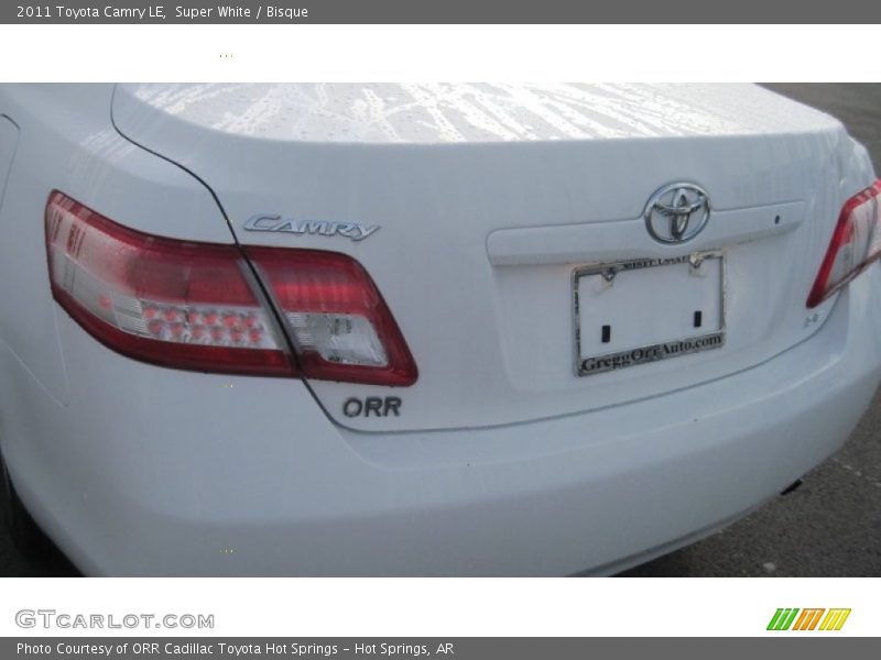 Super White / Bisque 2011 Toyota Camry LE
