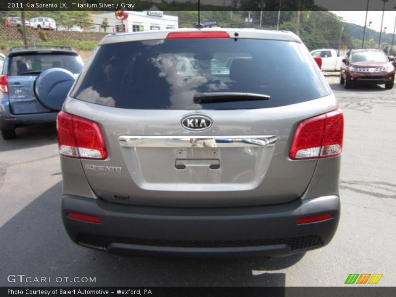 Titanium Silver / Gray 2011 Kia Sorento LX
