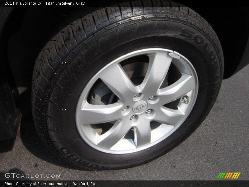 Titanium Silver / Gray 2011 Kia Sorento LX