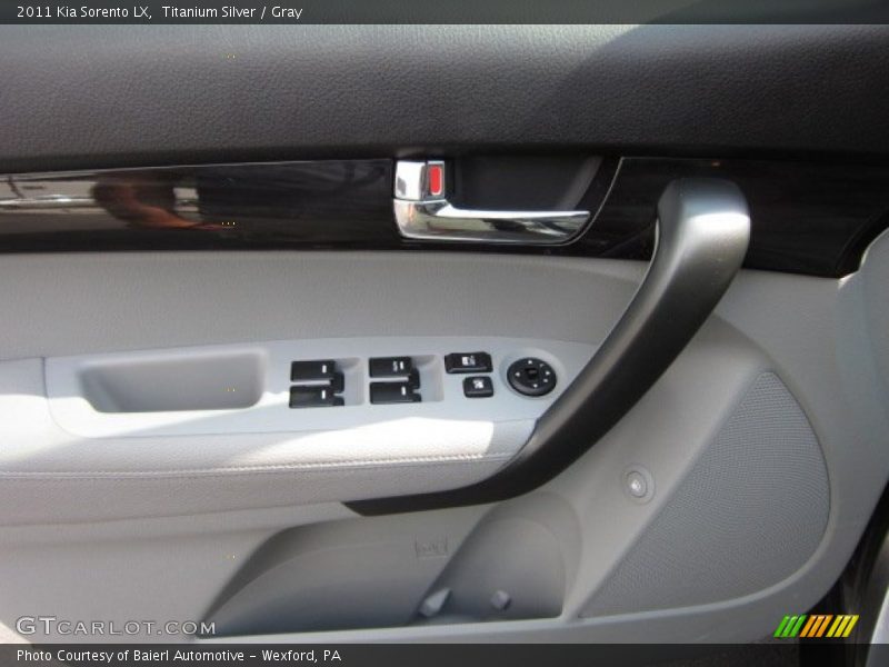 Titanium Silver / Gray 2011 Kia Sorento LX