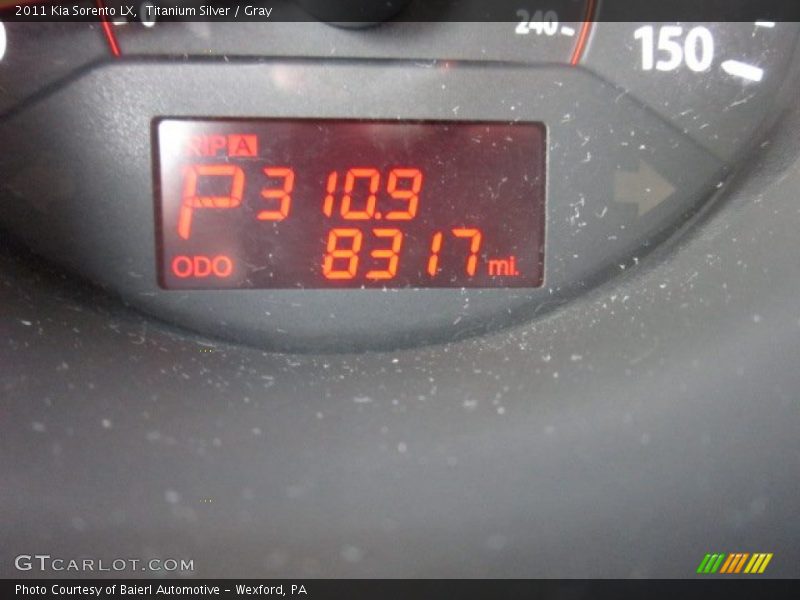 Titanium Silver / Gray 2011 Kia Sorento LX