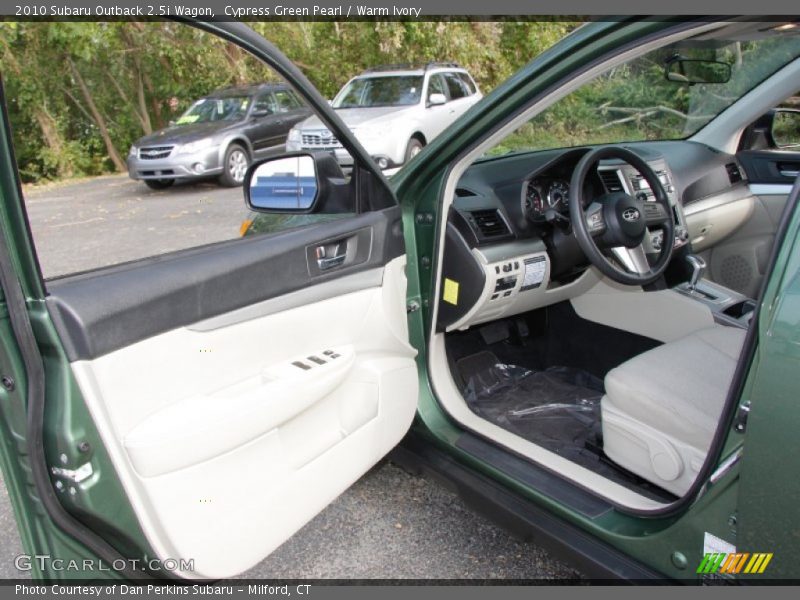  2010 Outback 2.5i Wagon Warm Ivory Interior
