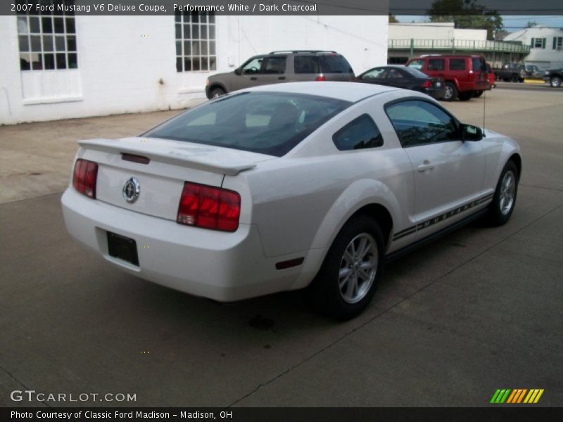 Performance White / Dark Charcoal 2007 Ford Mustang V6 Deluxe Coupe