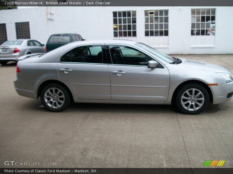 Brilliant Silver Metallic / Dark Charcoal 2009 Mercury Milan I4