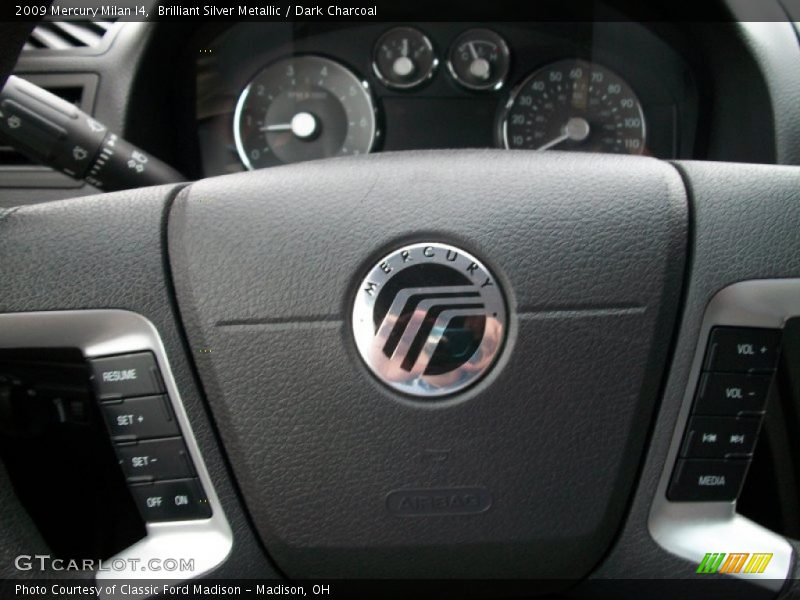 Brilliant Silver Metallic / Dark Charcoal 2009 Mercury Milan I4