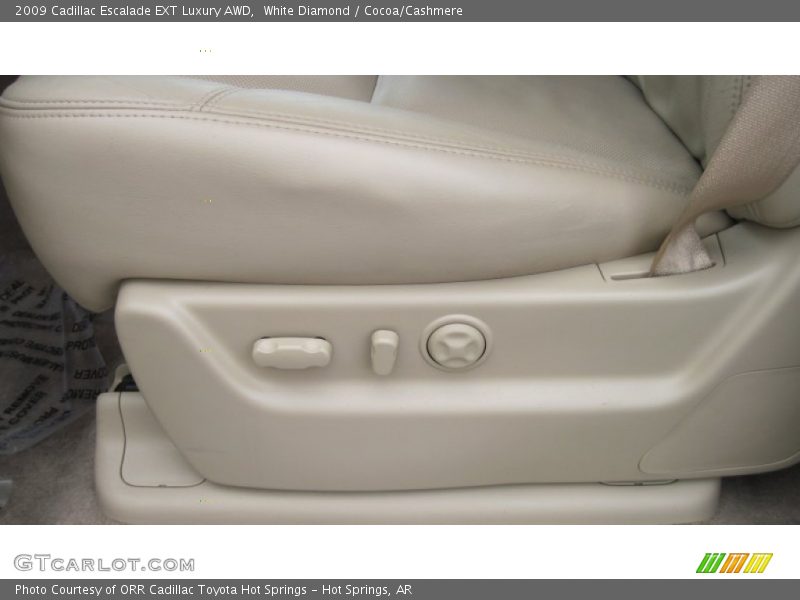 White Diamond / Cocoa/Cashmere 2009 Cadillac Escalade EXT Luxury AWD