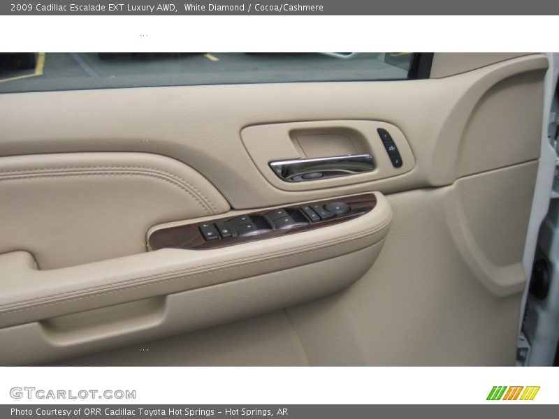 White Diamond / Cocoa/Cashmere 2009 Cadillac Escalade EXT Luxury AWD