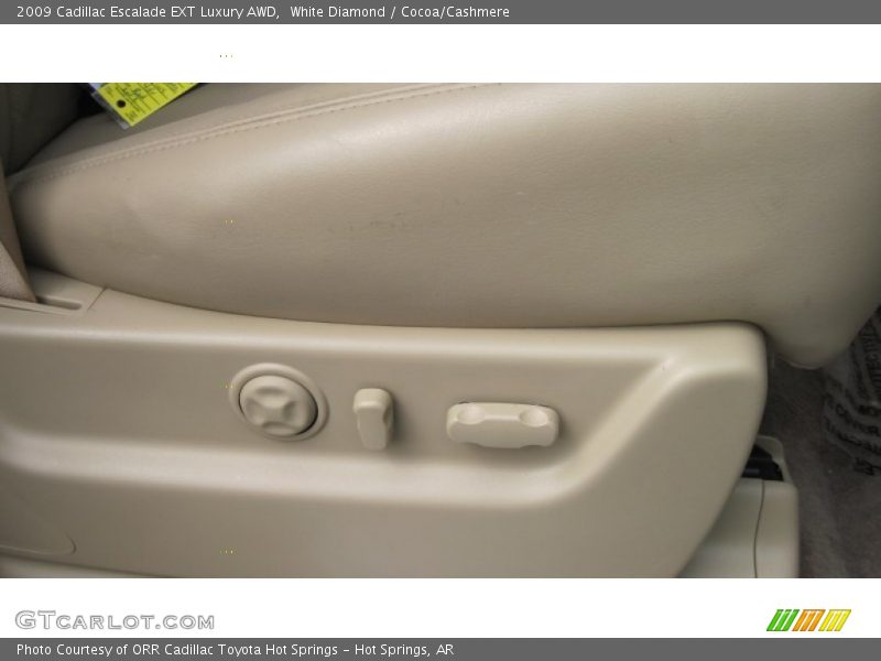 White Diamond / Cocoa/Cashmere 2009 Cadillac Escalade EXT Luxury AWD