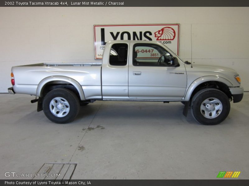 Lunar Mist Metallic / Charcoal 2002 Toyota Tacoma Xtracab 4x4