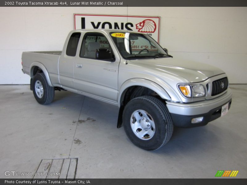 Lunar Mist Metallic / Charcoal 2002 Toyota Tacoma Xtracab 4x4