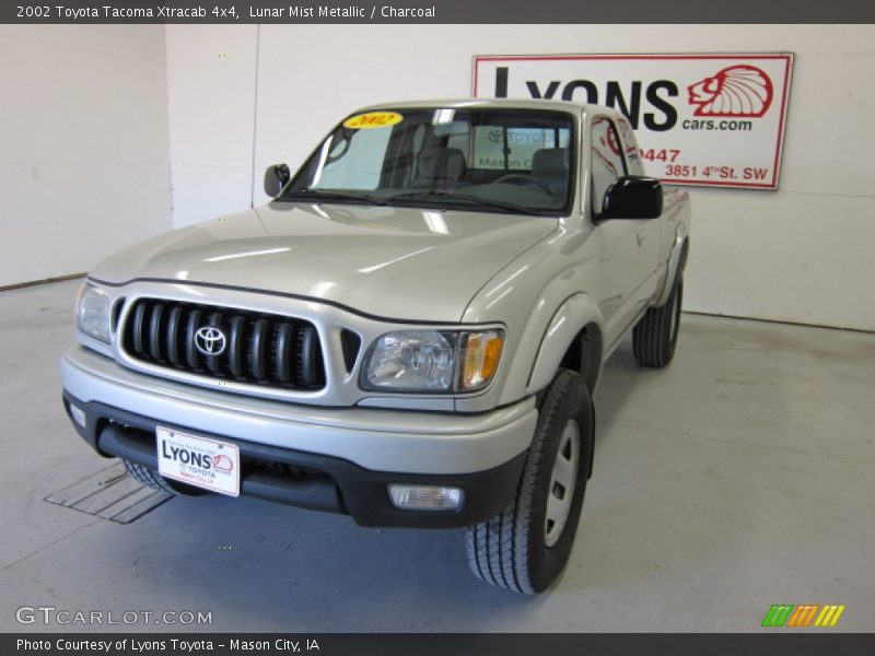 Lunar Mist Metallic / Charcoal 2002 Toyota Tacoma Xtracab 4x4