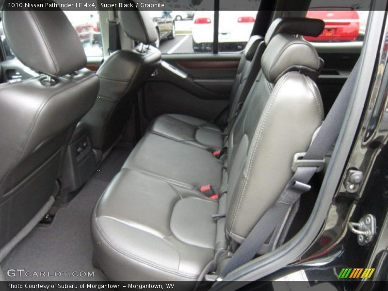  2010 Pathfinder LE 4x4 Graphite Interior
