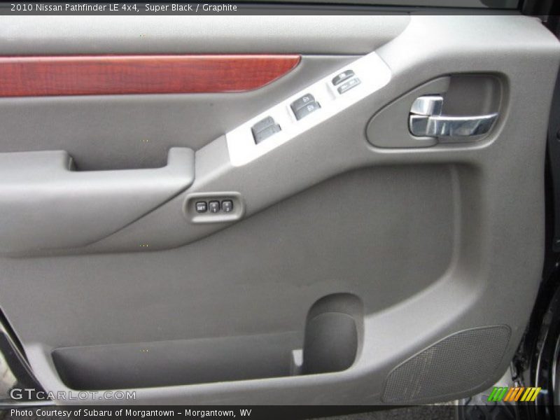 Door Panel of 2010 Pathfinder LE 4x4