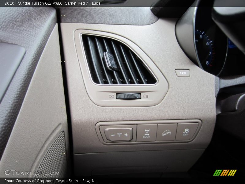 Controls of 2010 Tucson GLS AWD