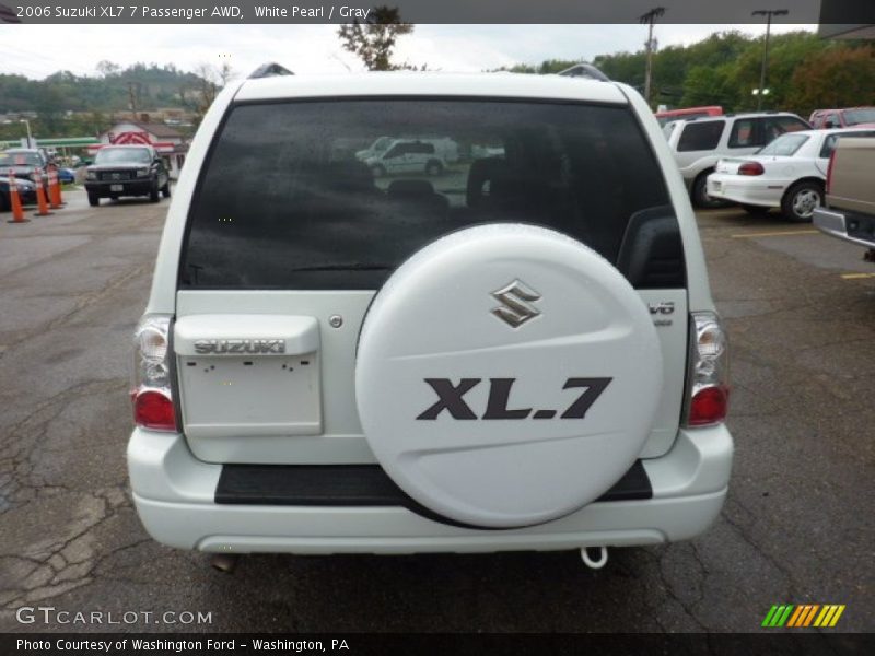 White Pearl / Gray 2006 Suzuki XL7 7 Passenger AWD