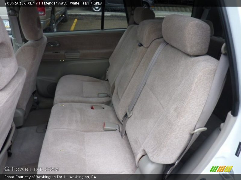  2006 XL7 7 Passenger AWD Gray Interior