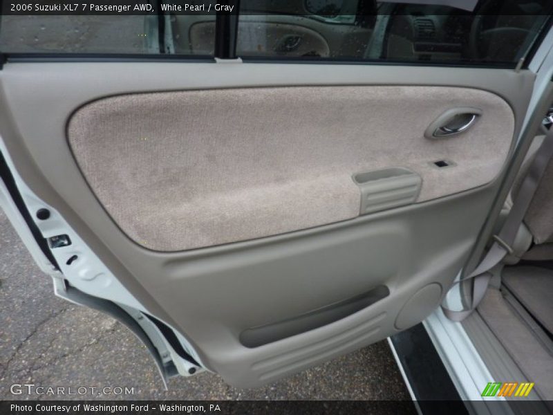 Door Panel of 2006 XL7 7 Passenger AWD