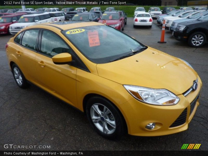 Yellow Blaze Tricoat Metallic / Two-Tone Sport 2012 Ford Focus SE Sport Sedan