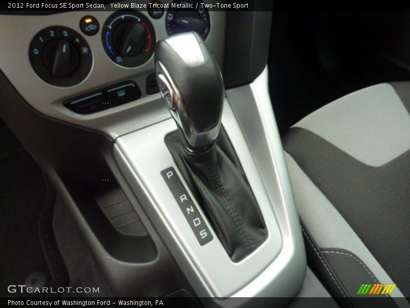 Yellow Blaze Tricoat Metallic / Two-Tone Sport 2012 Ford Focus SE Sport Sedan