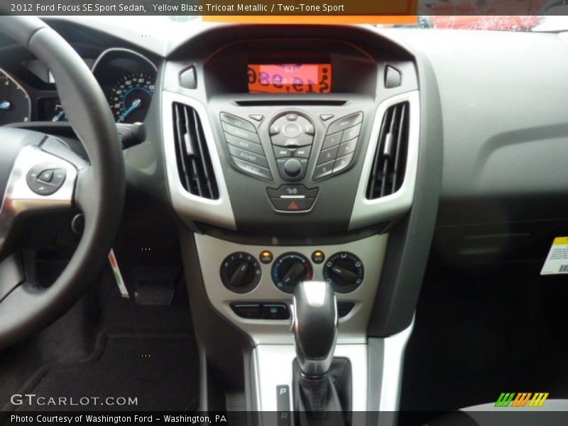 Yellow Blaze Tricoat Metallic / Two-Tone Sport 2012 Ford Focus SE Sport Sedan