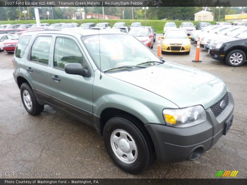 Front 3/4 View of 2007 Escape XLS 4WD
