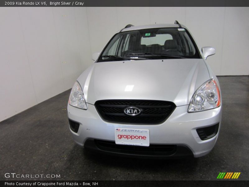 Bright Silver / Gray 2009 Kia Rondo LX V6