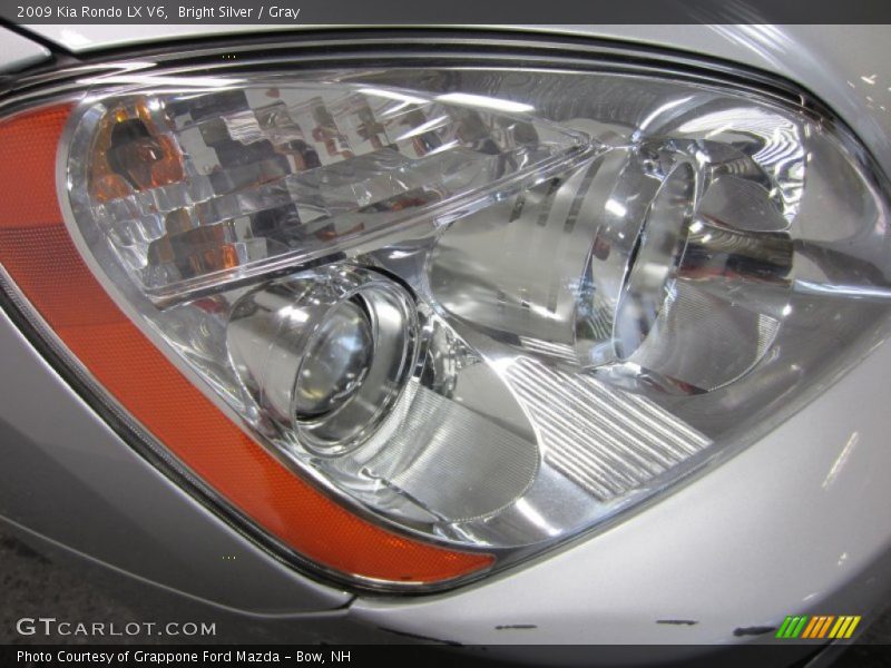 Bright Silver / Gray 2009 Kia Rondo LX V6