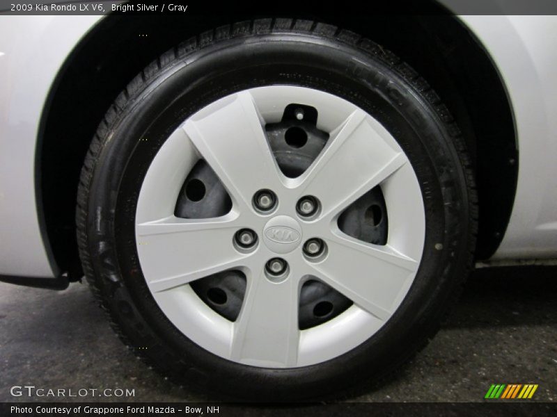 Bright Silver / Gray 2009 Kia Rondo LX V6