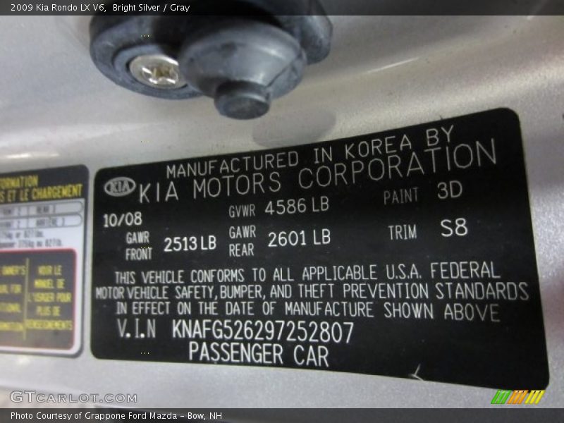 Bright Silver / Gray 2009 Kia Rondo LX V6