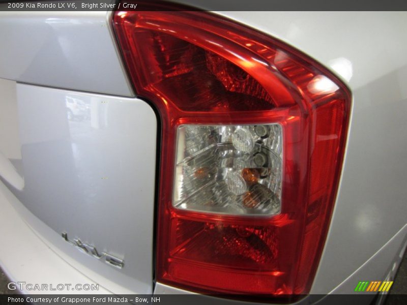 Bright Silver / Gray 2009 Kia Rondo LX V6