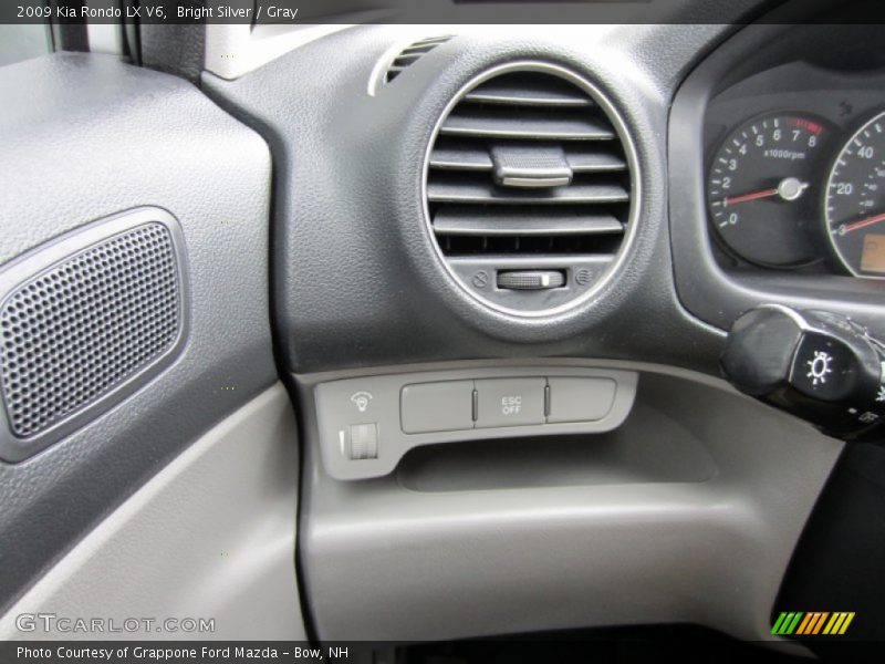 Bright Silver / Gray 2009 Kia Rondo LX V6