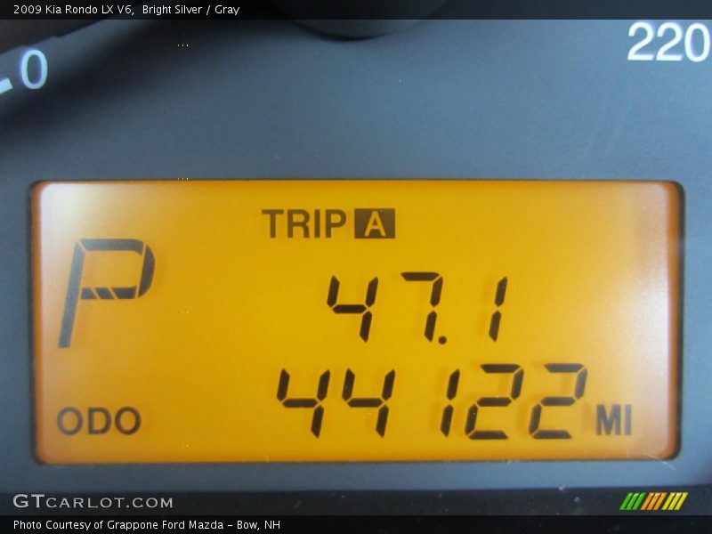 Bright Silver / Gray 2009 Kia Rondo LX V6