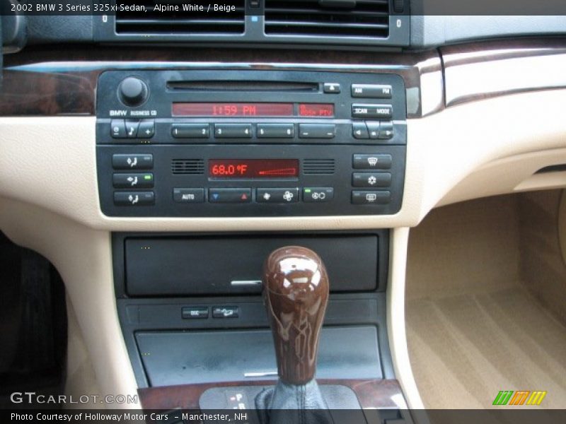 Alpine White / Beige 2002 BMW 3 Series 325xi Sedan