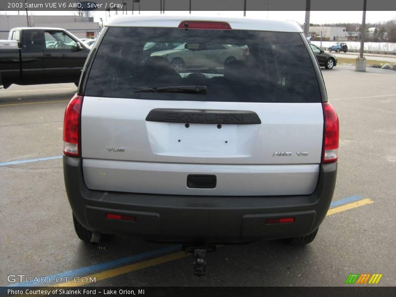 Silver / Gray 2003 Saturn VUE V6 AWD