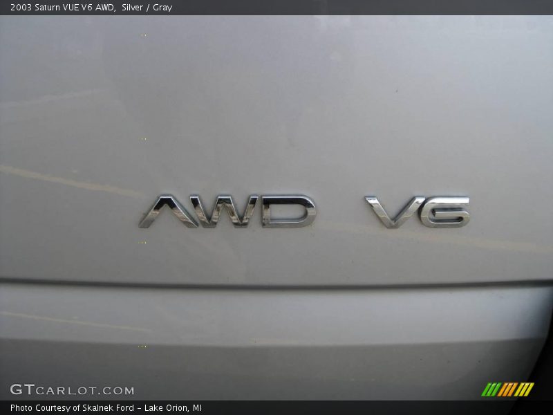 Silver / Gray 2003 Saturn VUE V6 AWD