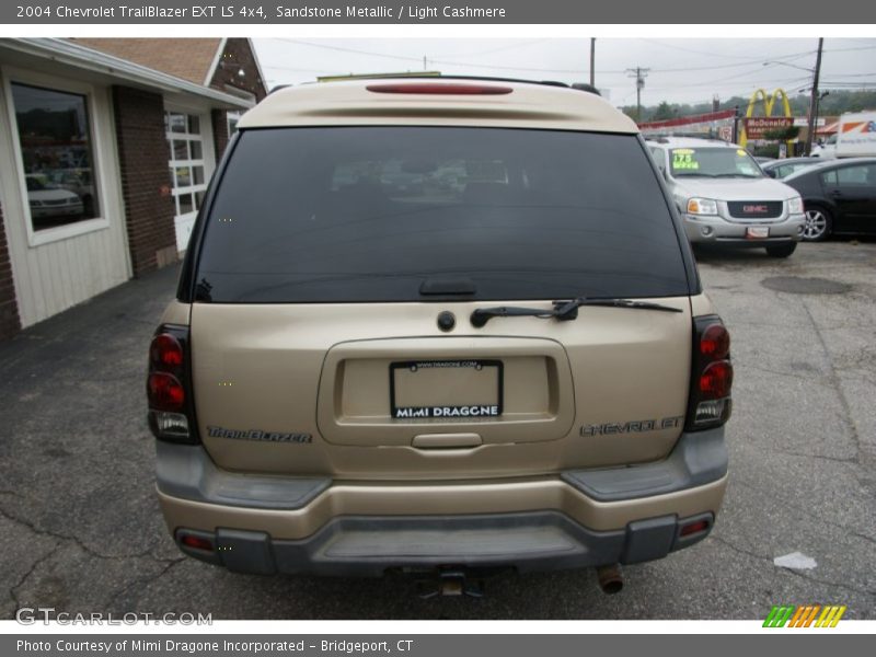 Sandstone Metallic / Light Cashmere 2004 Chevrolet TrailBlazer EXT LS 4x4