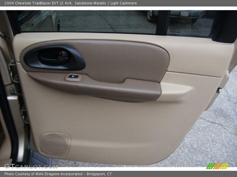 Sandstone Metallic / Light Cashmere 2004 Chevrolet TrailBlazer EXT LS 4x4