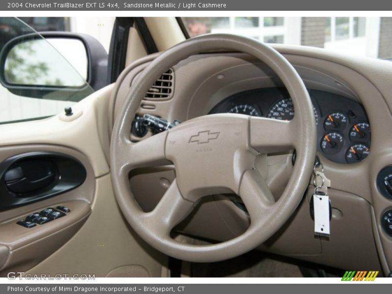 Sandstone Metallic / Light Cashmere 2004 Chevrolet TrailBlazer EXT LS 4x4
